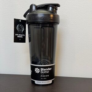 BlenderBottle Pro28 Black Water Bottle
